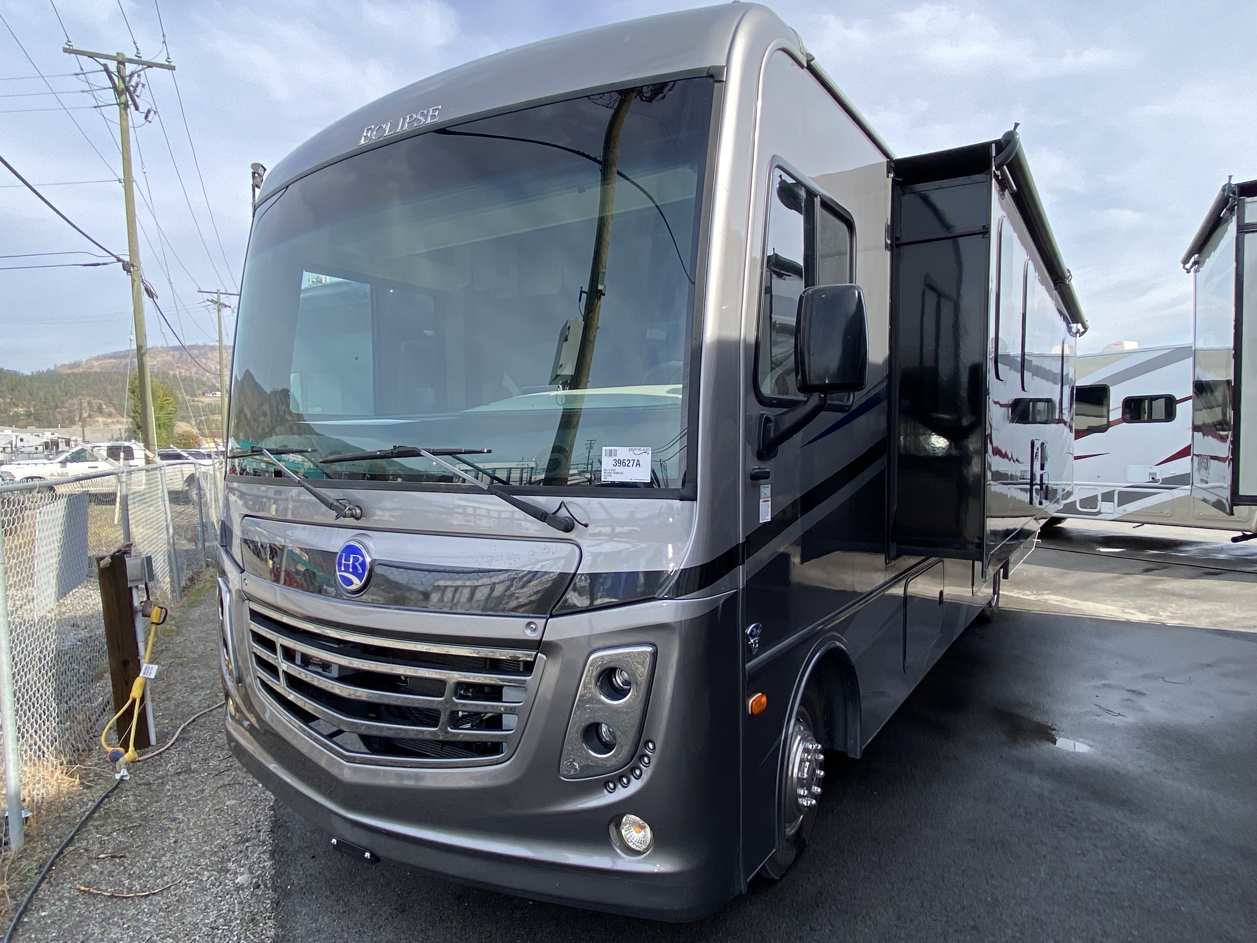 2023 Holiday Rambler Eclipse 32S - Image 4