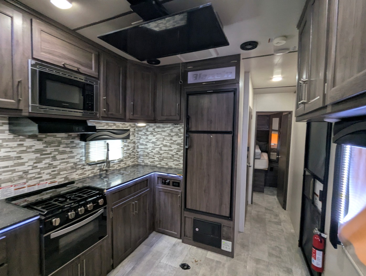 2021 PACIFIC COACHWORKS BLAZEN 2614 - Image 16