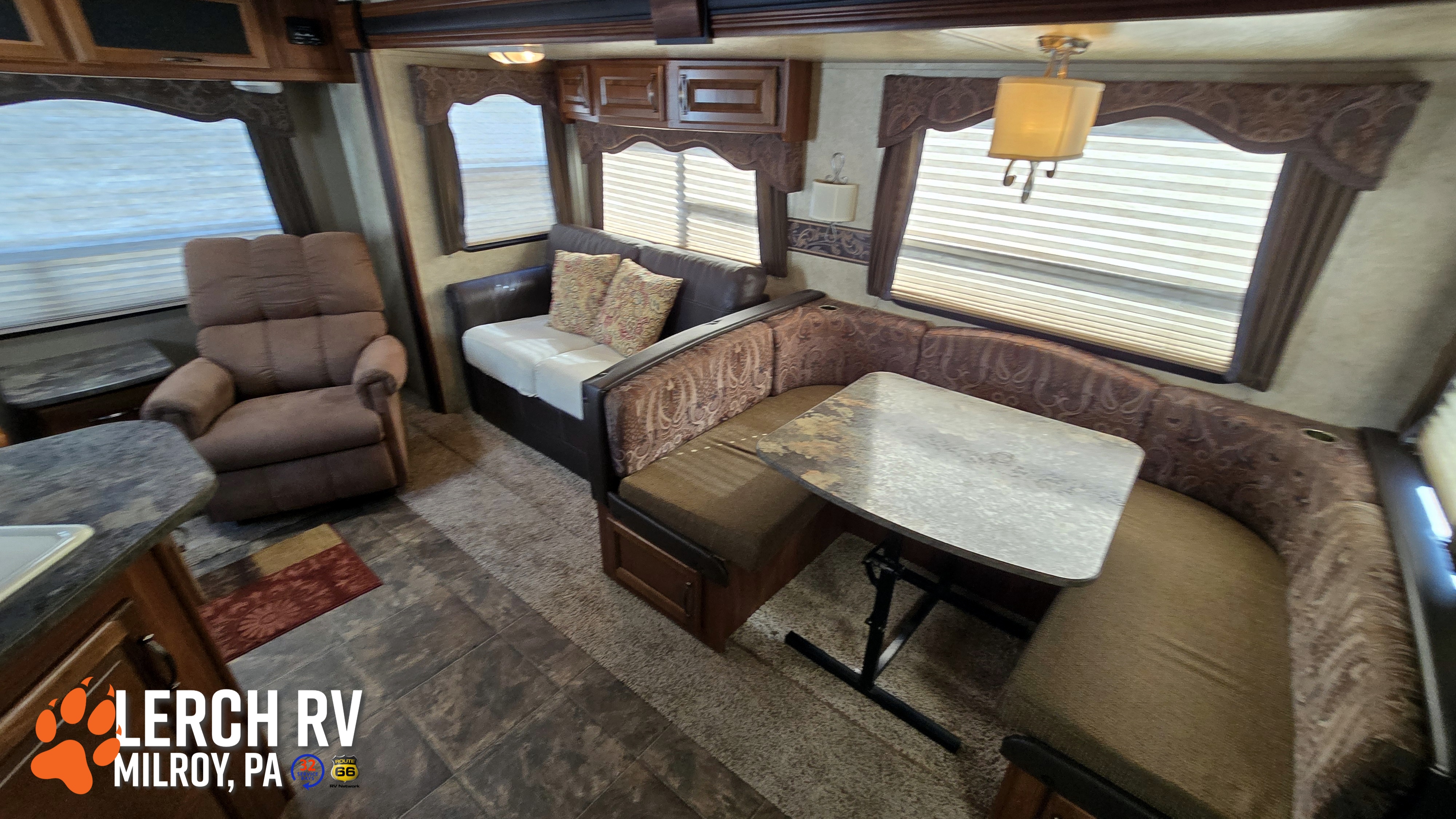 2014 Keystone Cougar XLite 28RLS - Image 23