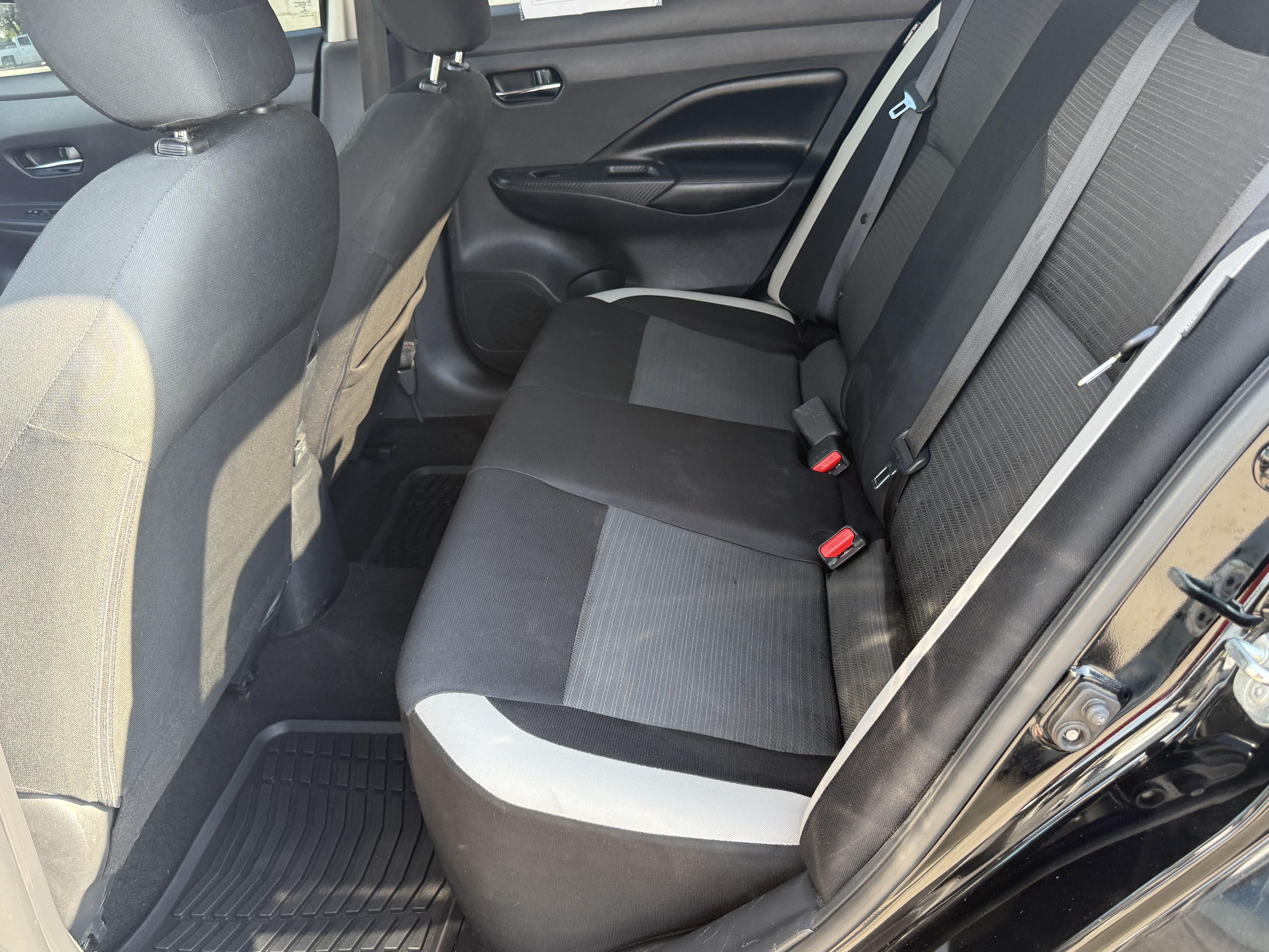 2020 Nissan VERSA Sedan 4D SV I4 - Image 3
