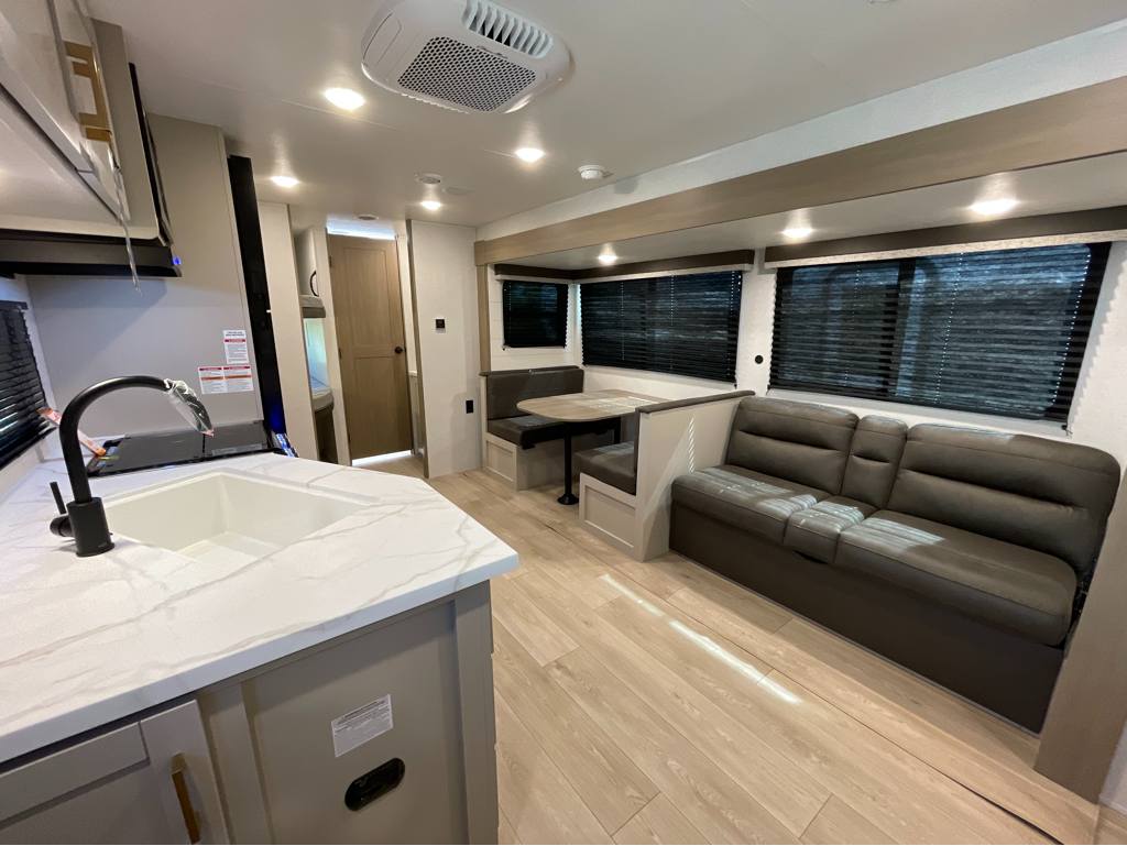 2027 Jayco Jay Flight 261BHS - Image 6