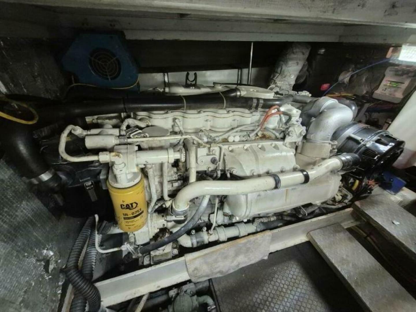 2002 Silverton 38 Convertible - Image 43