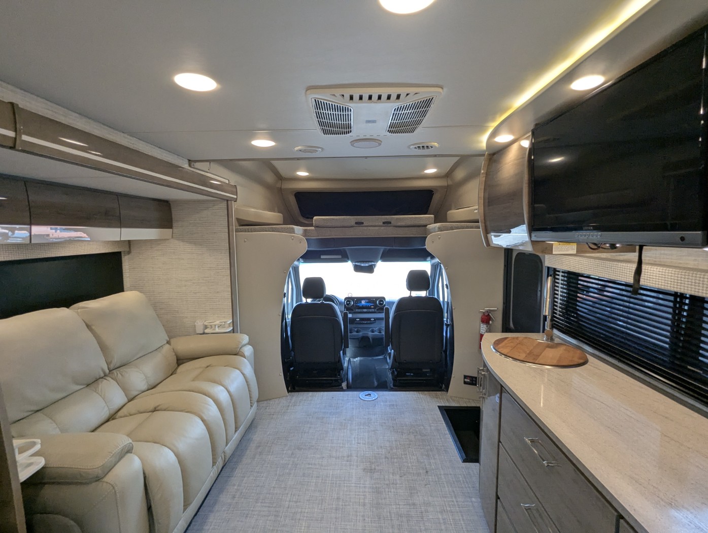 2024 Entegra Coach Qwest 24R - Image 35