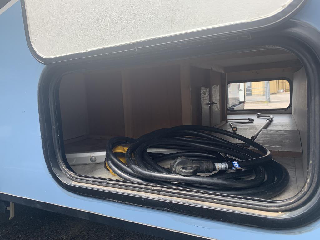 2019 FOREST RIVER 190 - Image 35