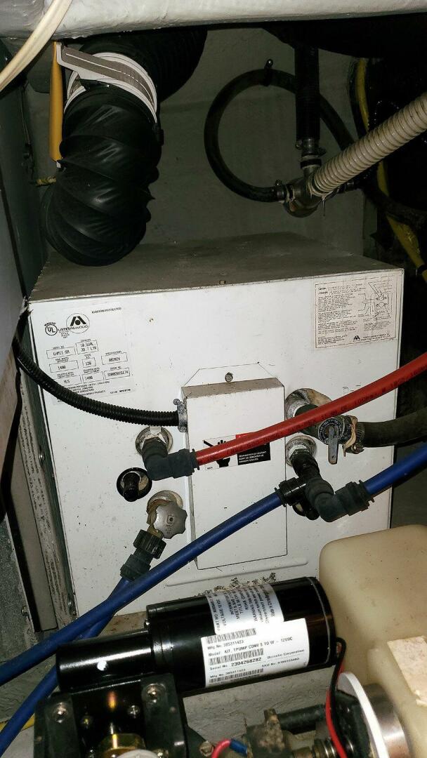 2004 Meridian 408 - Image 45