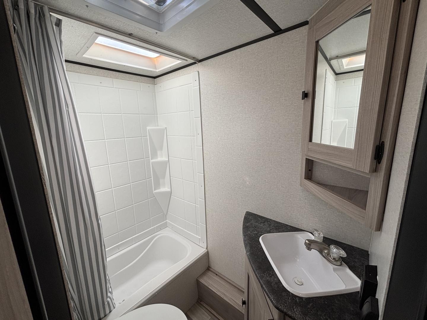 2023 Coachmen Northern Spirit XTR 2146BHX - Image 18