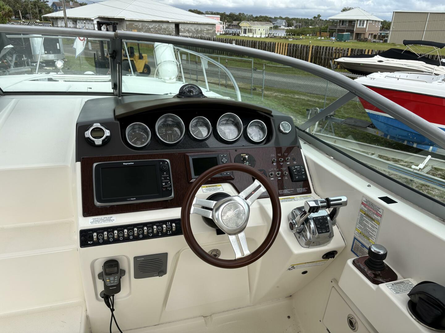 2012 Sea Ray 310 Sundancer - Image 12