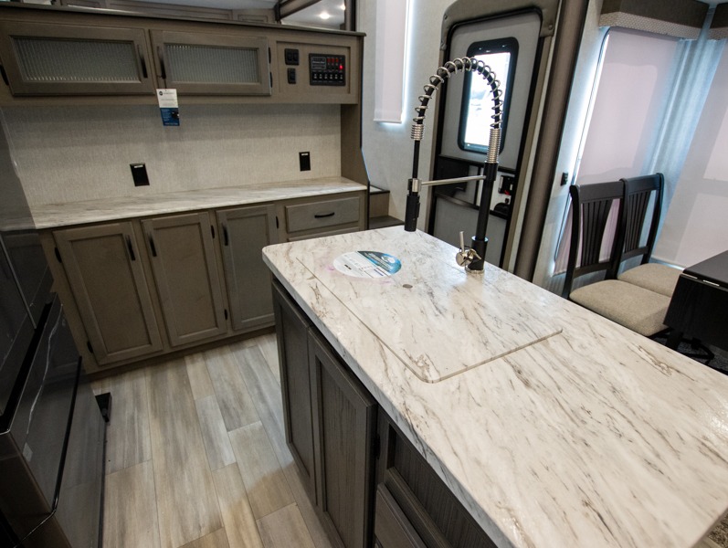 2022 Coachmen Chaparral 334FL - Image 12