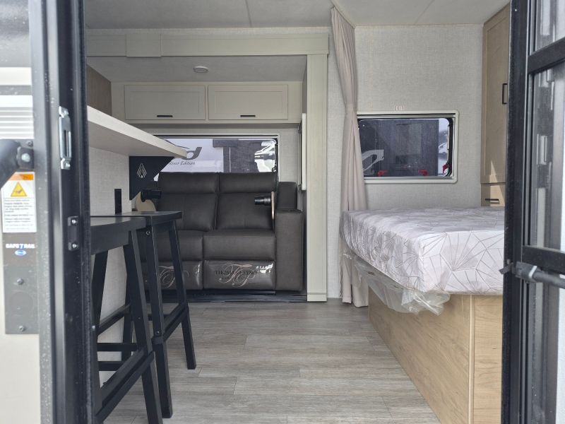 2027 Ember RV Touring Edition 2200ETL - Image 5