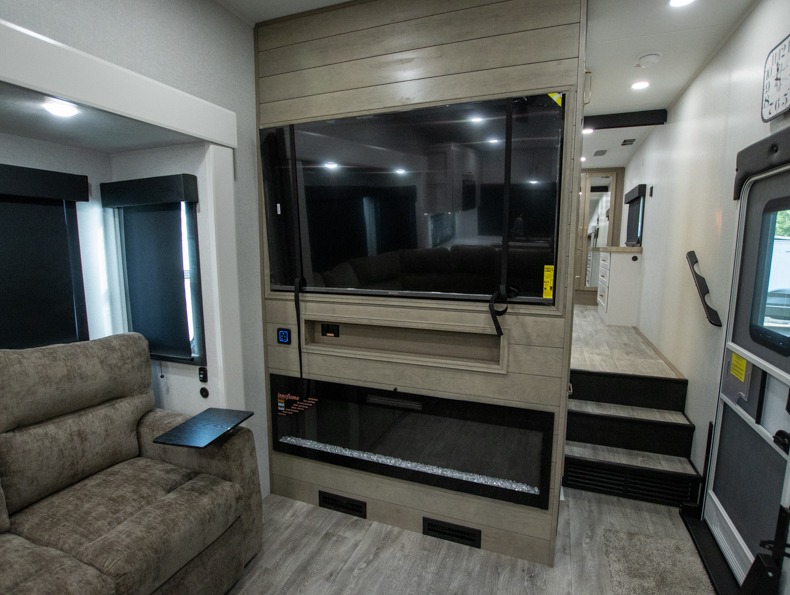 2026 Jayco Eagle 365UKTS - Image 7