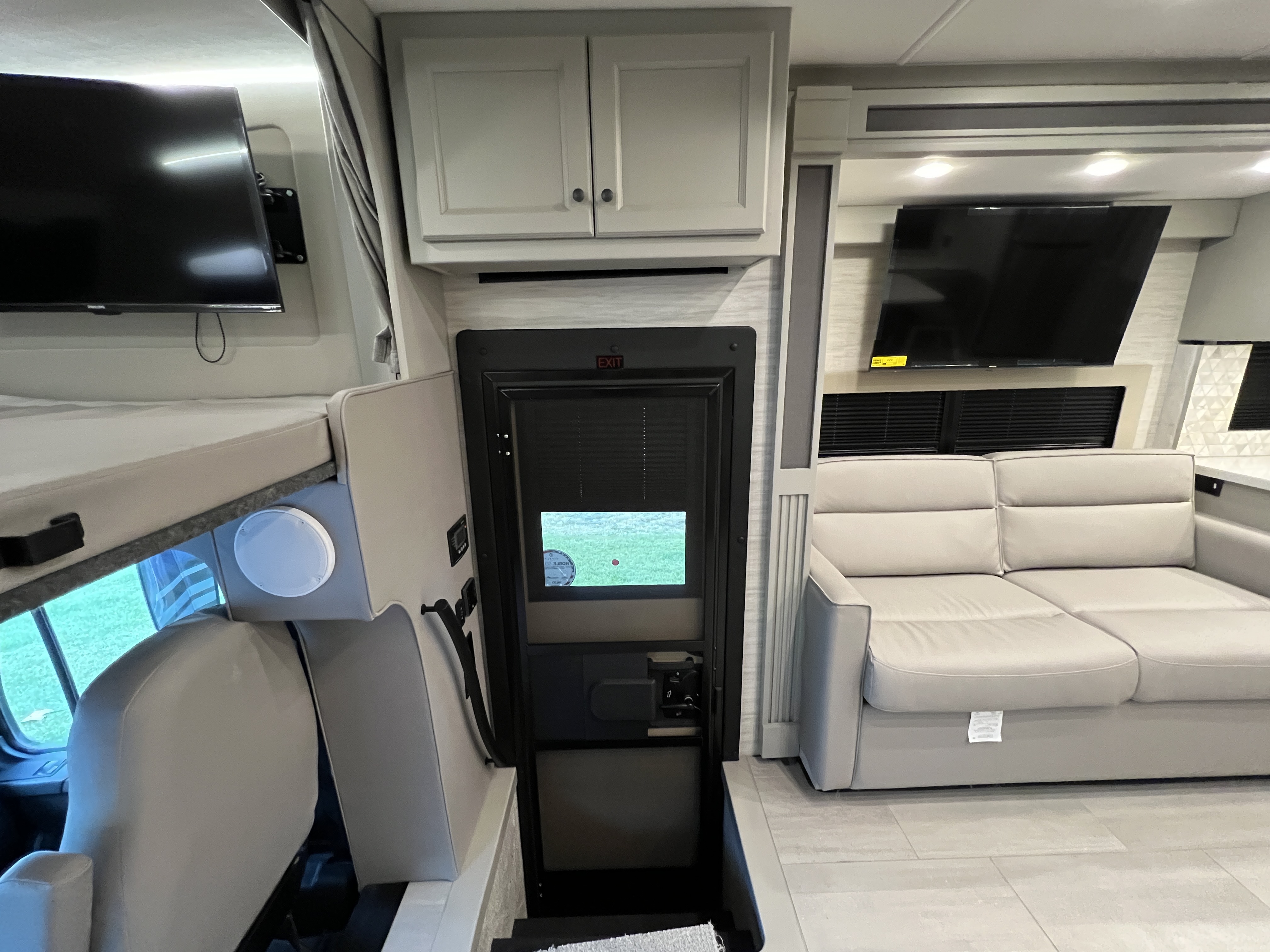 2027 Tiffin Allegro Bay 38 AB - Image 25