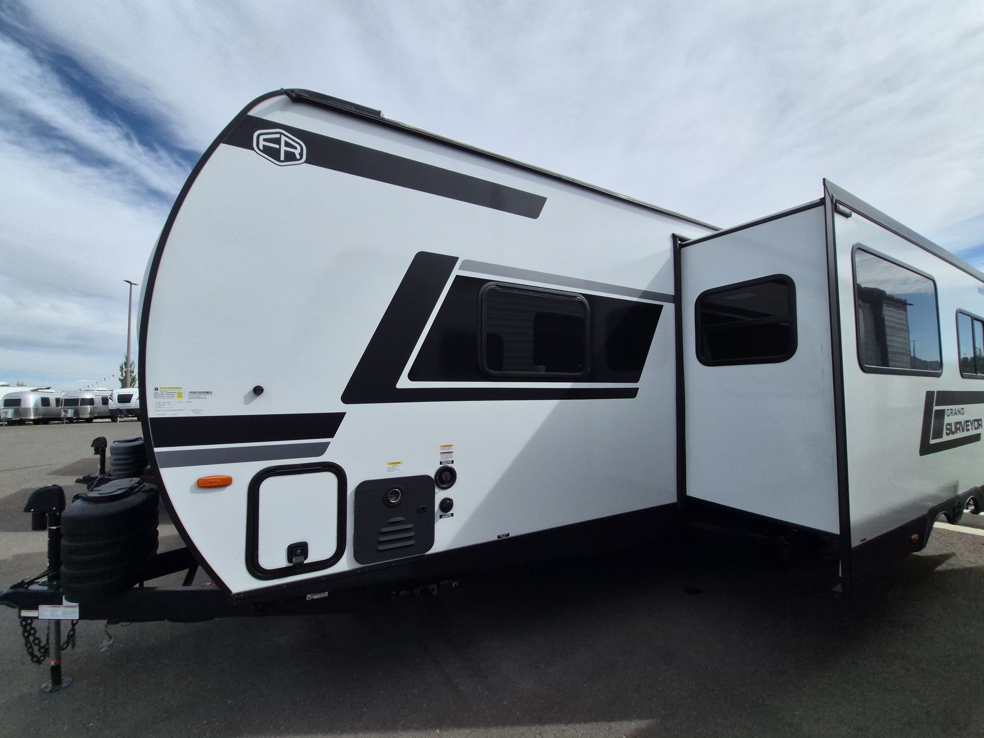 2027 Forest River Grand Surveyor 267RBSS - Image 4