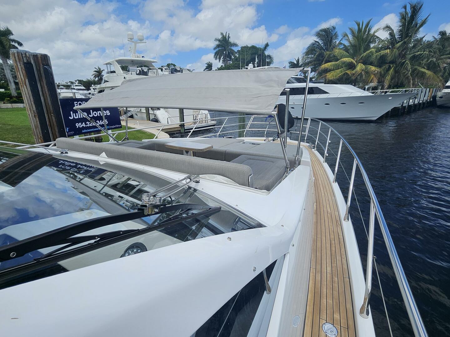 2022 Azimut 66 - Image 13