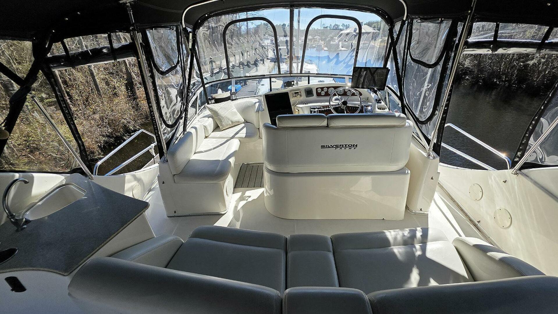 2001 Silverton 410 Sport Bridge - Image 30