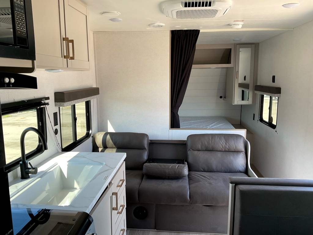 2027 JAYCO Jay Flight 260BH - Image 9