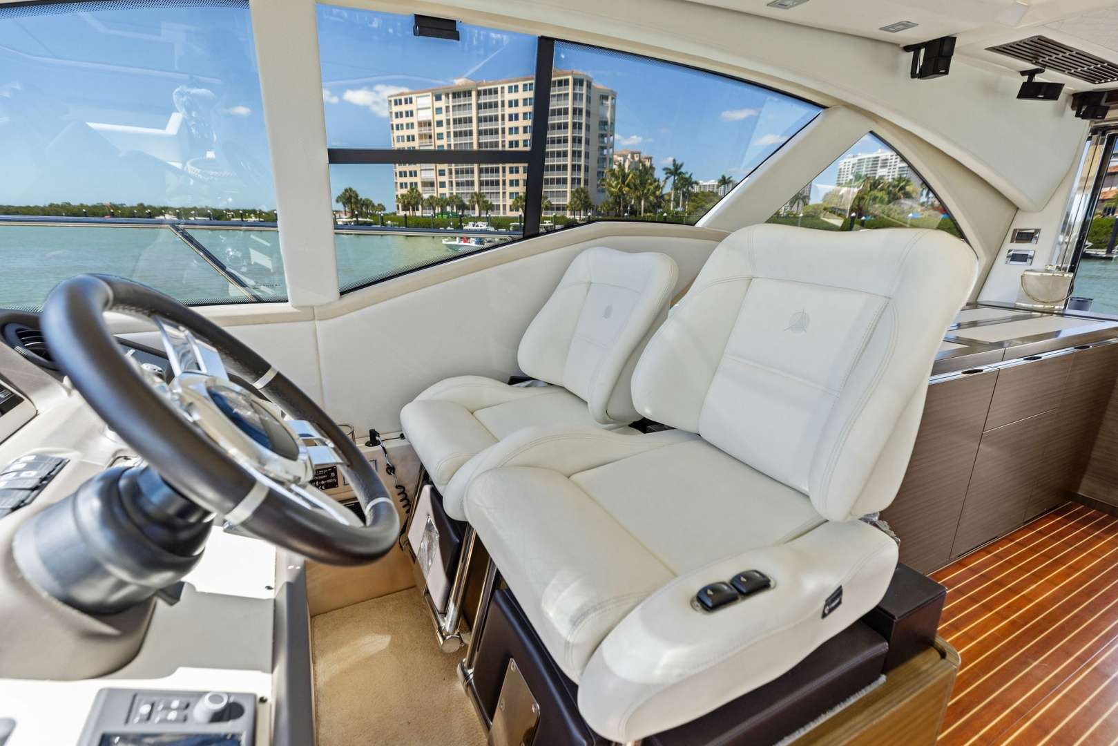 2015 Azimut 55S - Image 38