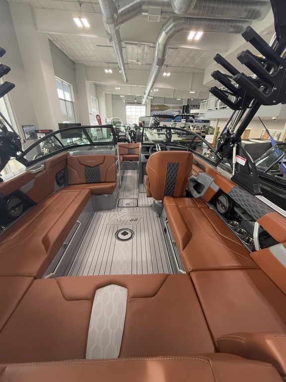2025 MasterCraft XT22 - Image 20