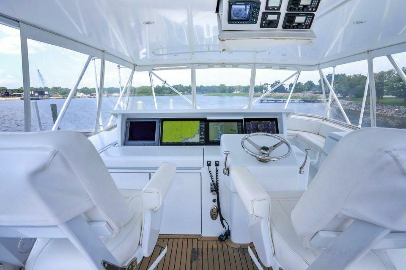 2007 Hatteras 68 Convertible - Image 4