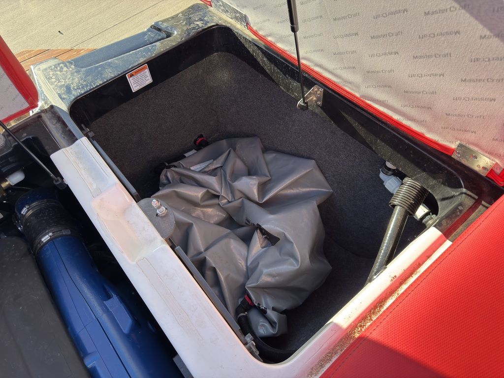 2019 MasterCraft XT22 - Image 60