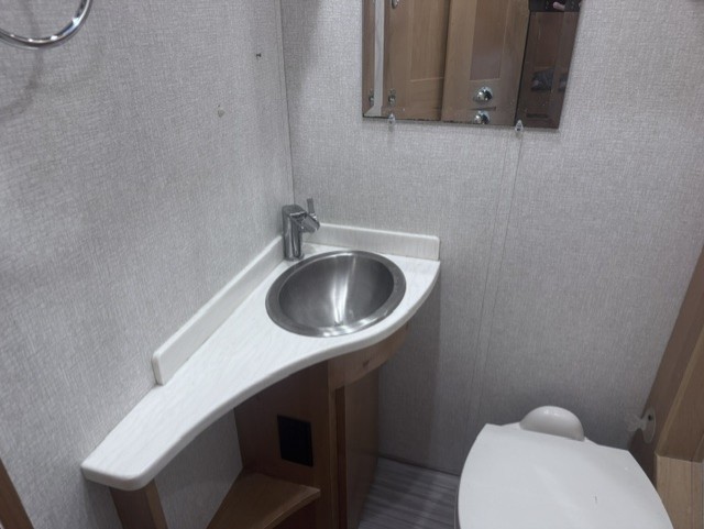 2018 TIFFIN WAYFARER 24TW - Image 6