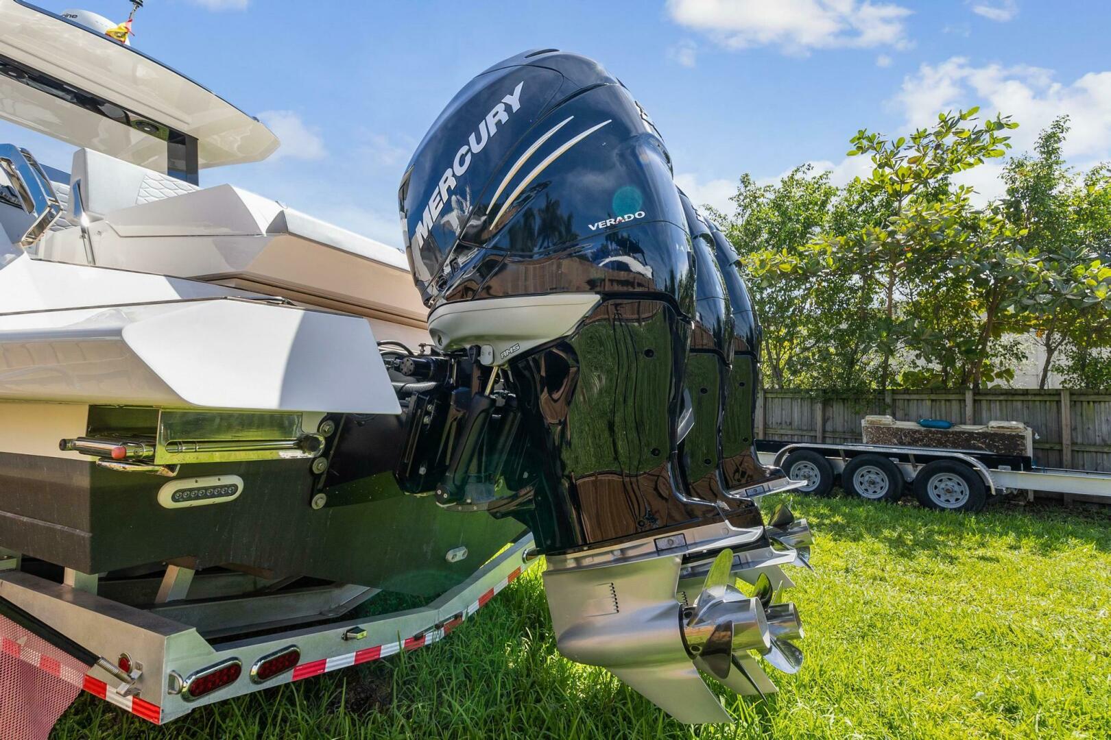 2023 Astondoa 377 Coupe Outboard - Image 9