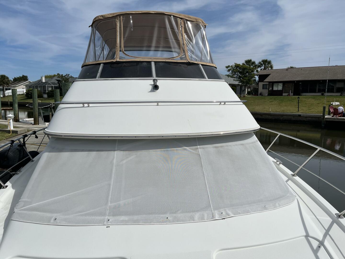 2005 Carver 396 - Image 4