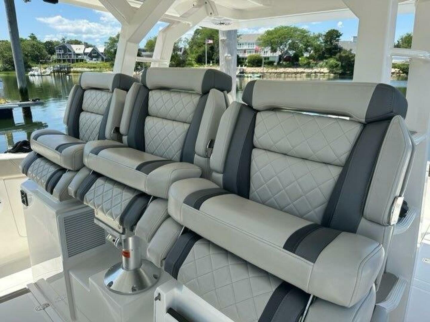 2021 PURSUIT S 428 Sport Base - Image 35