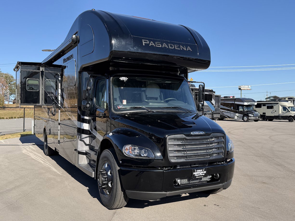 2026 THOR MOTOR COACH PASADENA 34XG - Image 1