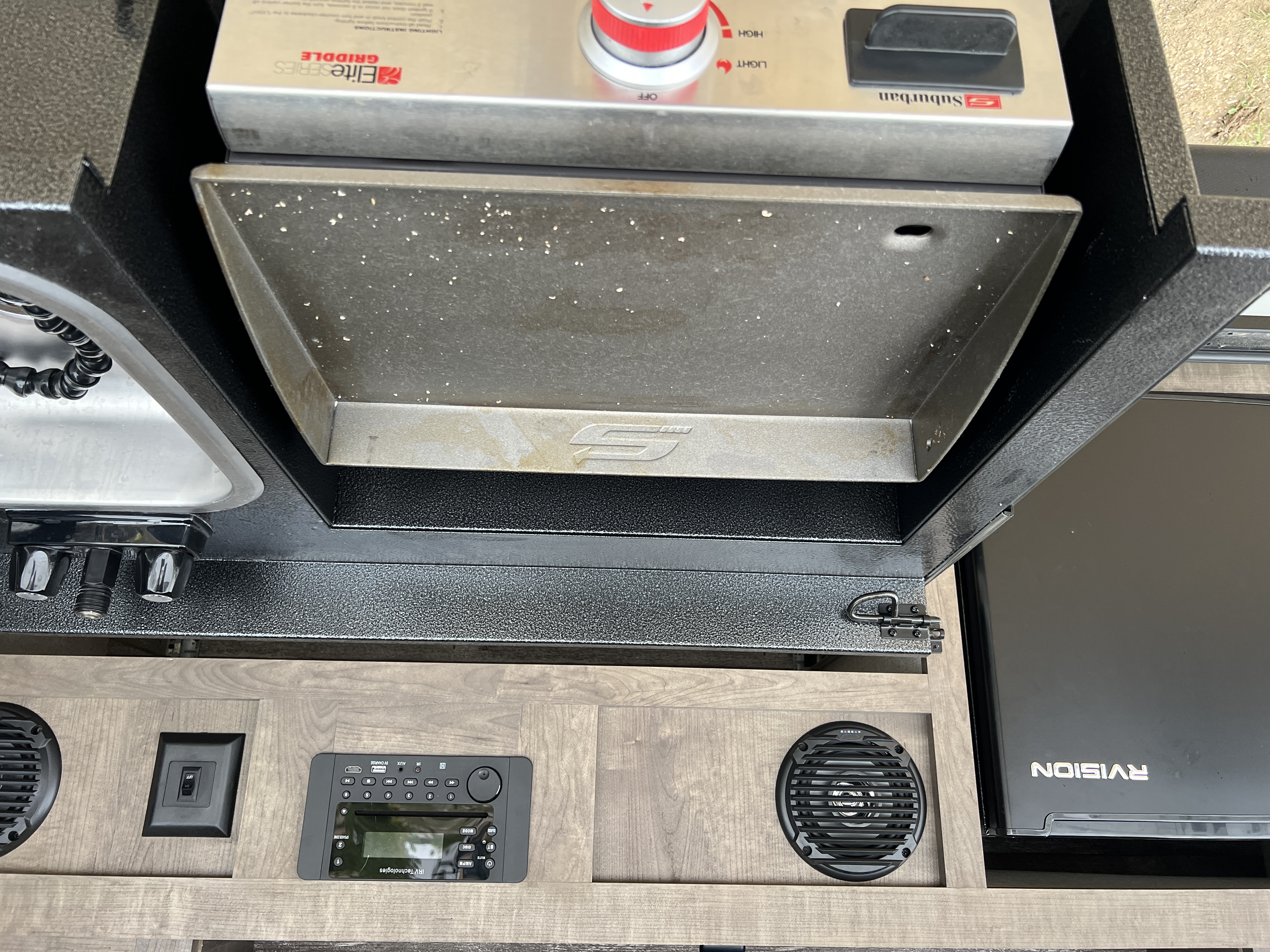 2022 VENTURE RV SPORTREK 327VIK - Image 13