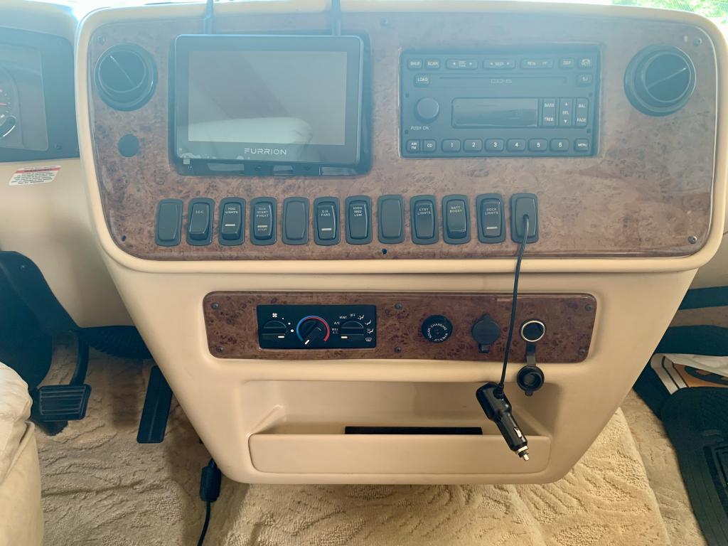 2005 MOUNTAIN AIRE 3778-WORKHORSE - Image 17