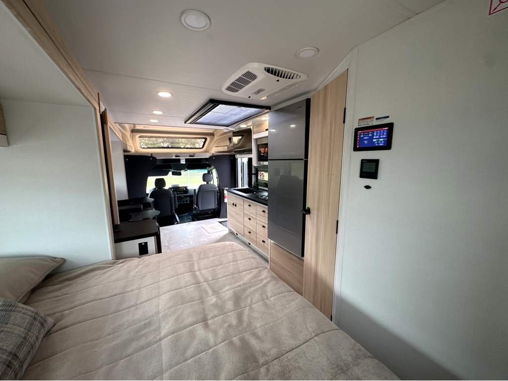 2027 JAYCO MELBOURNE PRESTIGE 25LP - Image 14