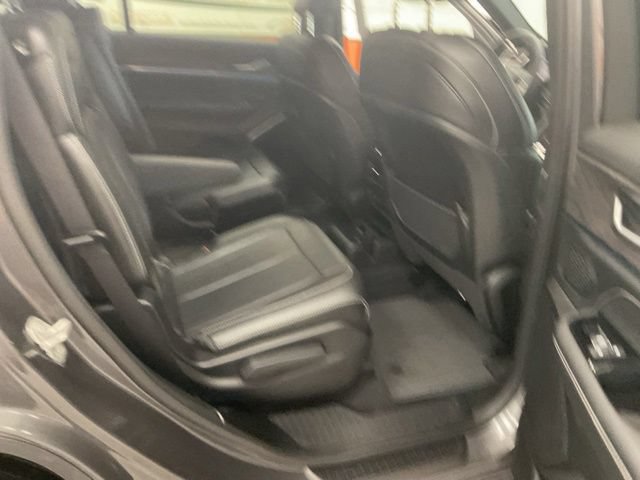 2023 Jeep Grand Cherokee L Utility 4D Overland 4WD V6 - Image 28