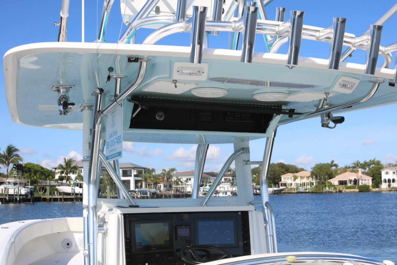 2008 Venture 39 Center Console - Image 13