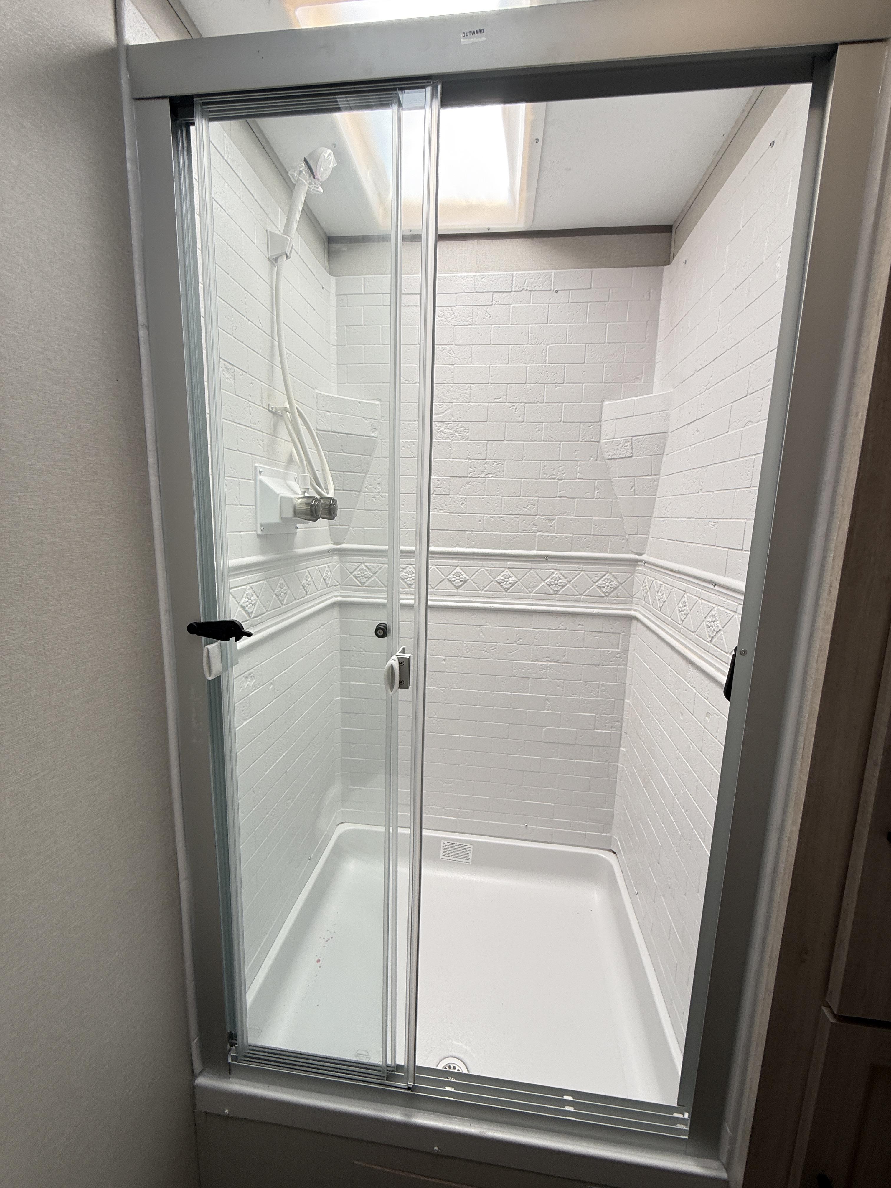 2026 Coachmen Catalina Legacy Edition 283RNR - Image 22