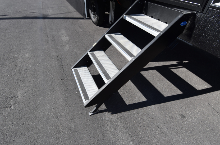 2025 Eclipse Attitude Wide Lite 5th Wheel 39A15G - Image 12