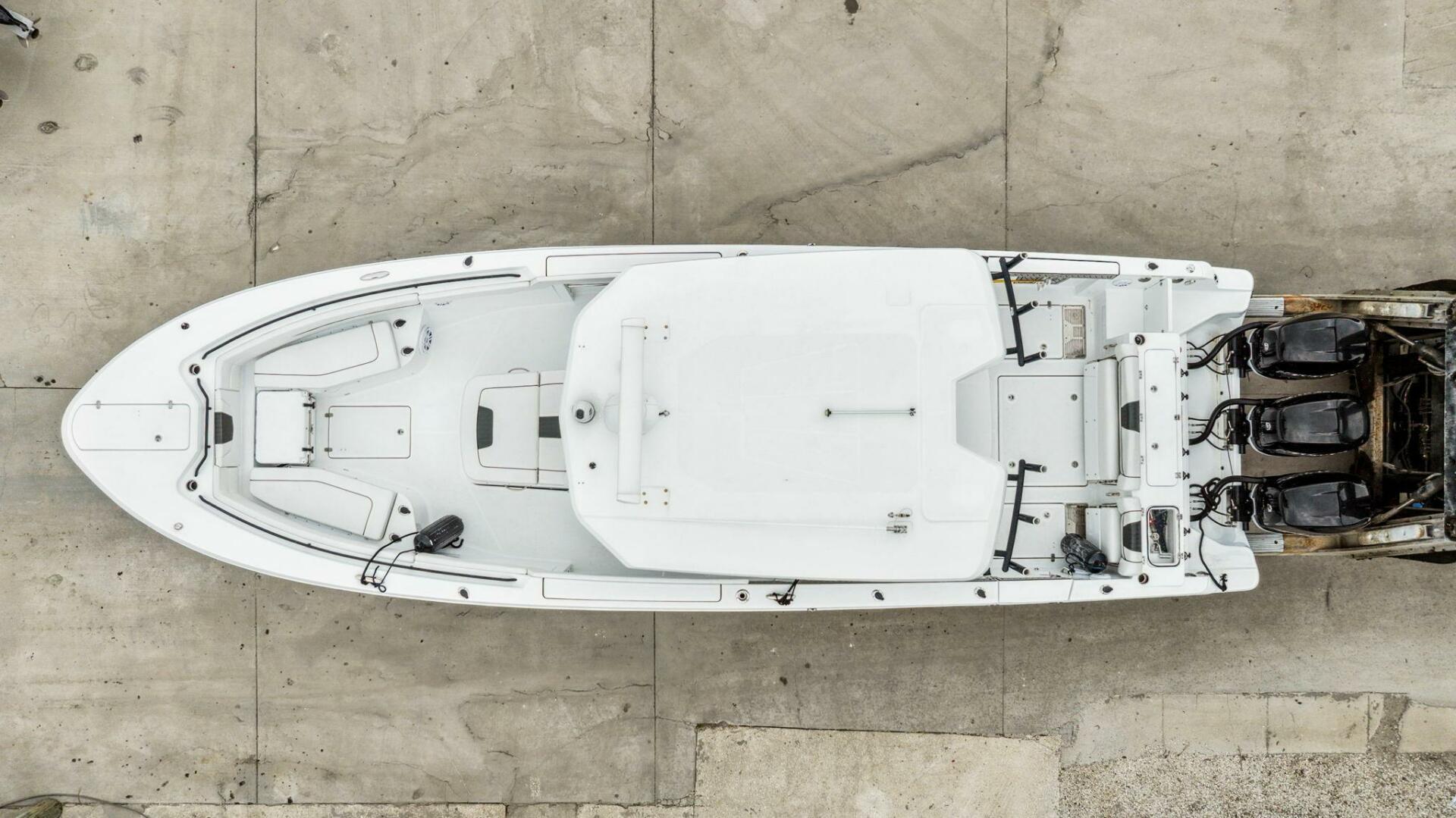 2023 Wellcraft 352 Fisherman Center Console - Image 32
