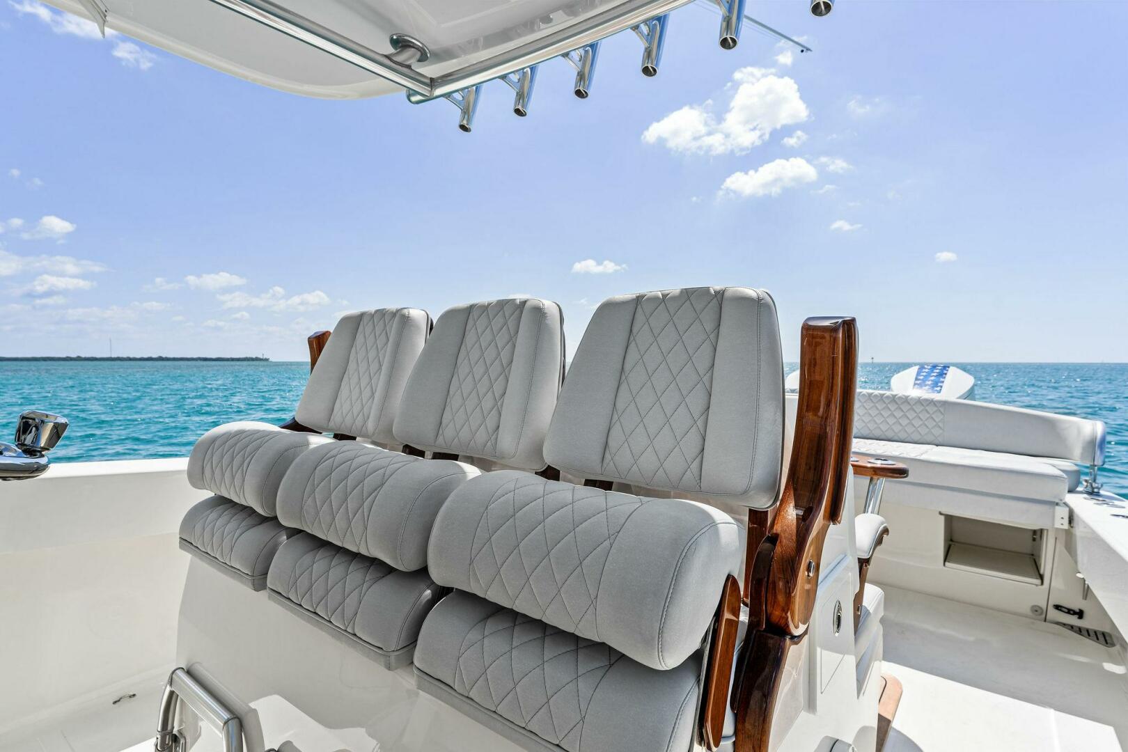 2015 Bahama 41 - Image 45