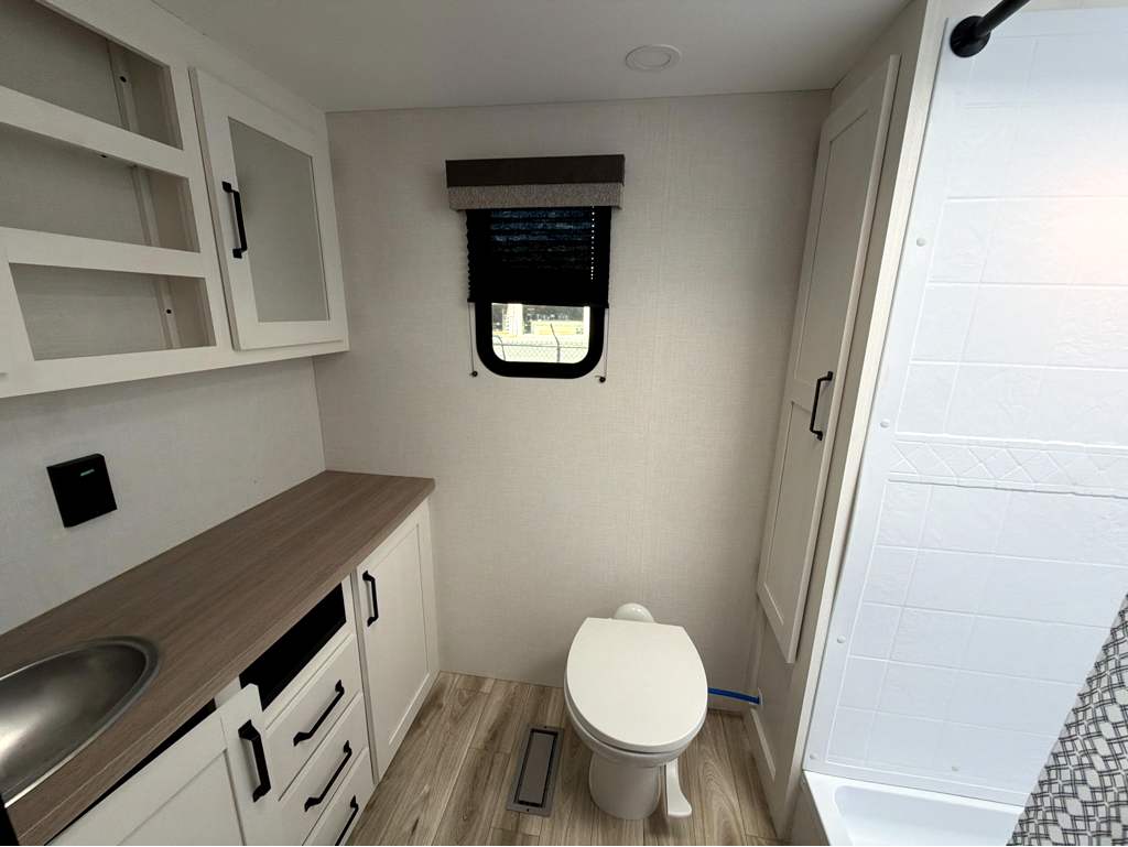 2027 VENTURE RV SIENNA 251VRB - Image 14