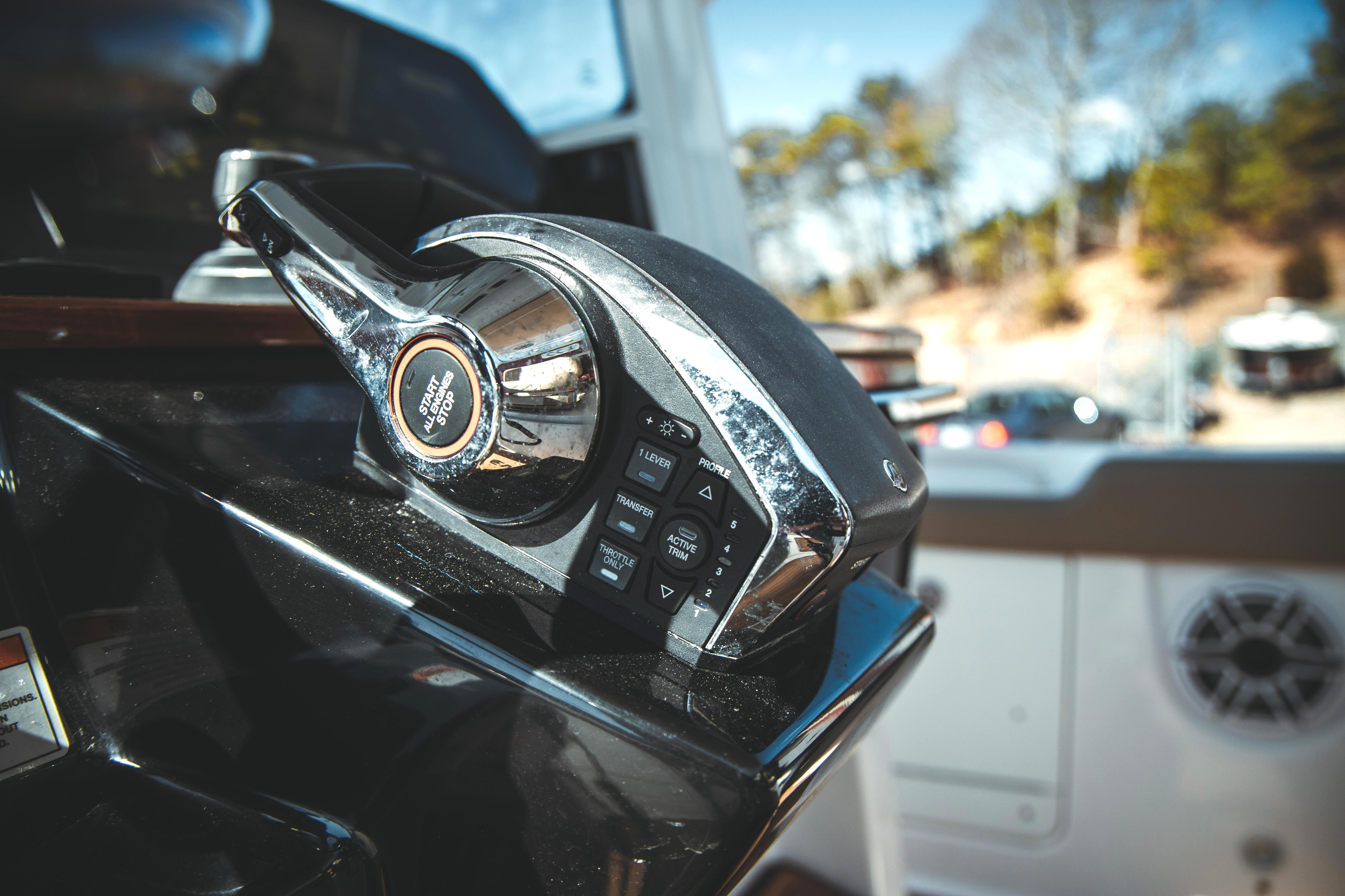 2024 Everglades 315 Center Console Standard - Image 47