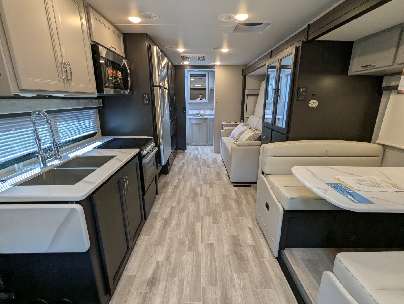 2026 Thor Motor Coach Omni Trail S29 - Image 14
