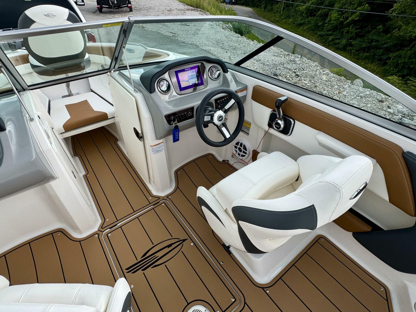 2023 Chaparral 21 SSi Ski & Fish Base - Image 32