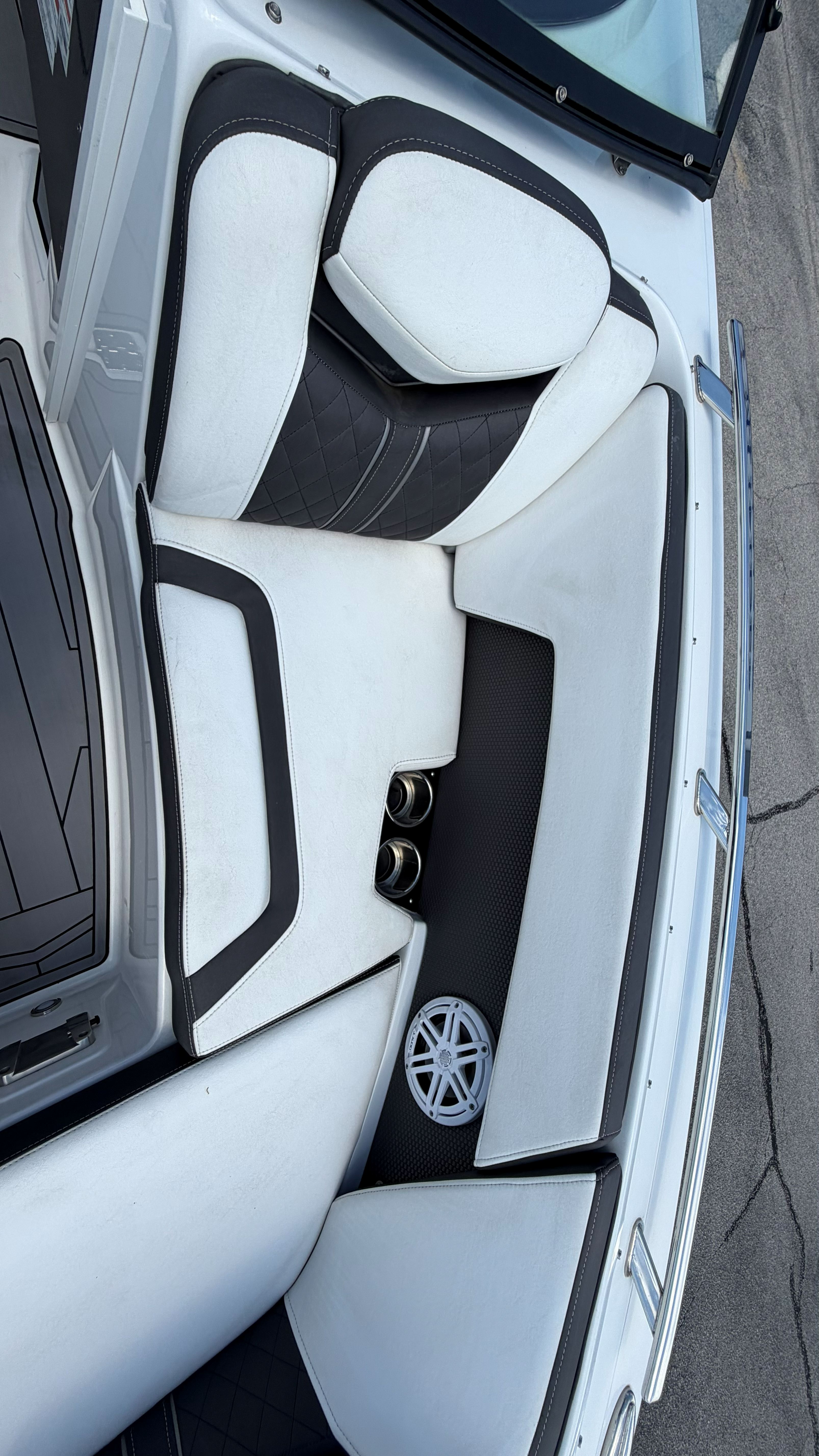 2023 Monterey 238 Super Sport - Image 37