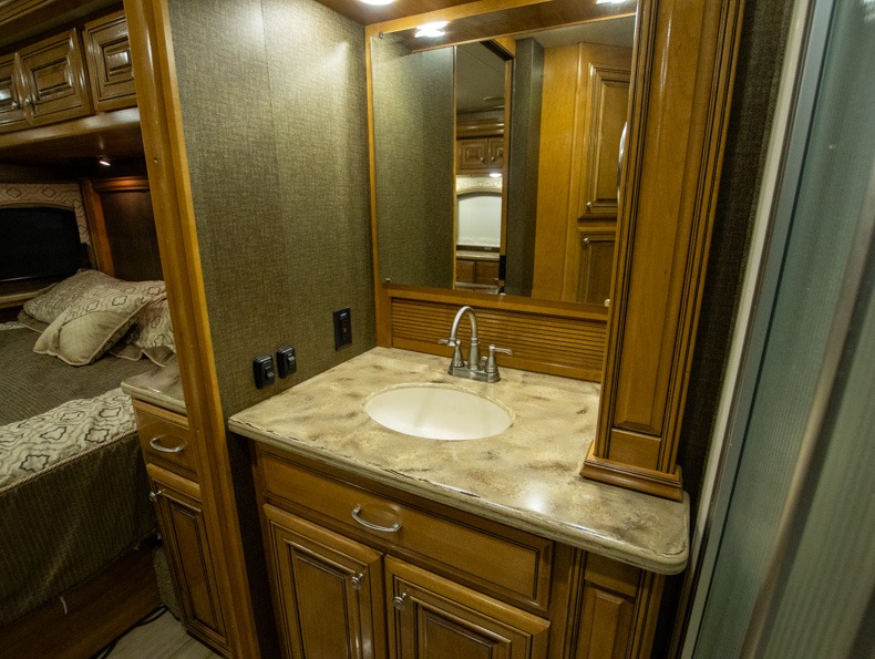 2015 Thor Motor Coach Tuscany 40KQ - Image 16