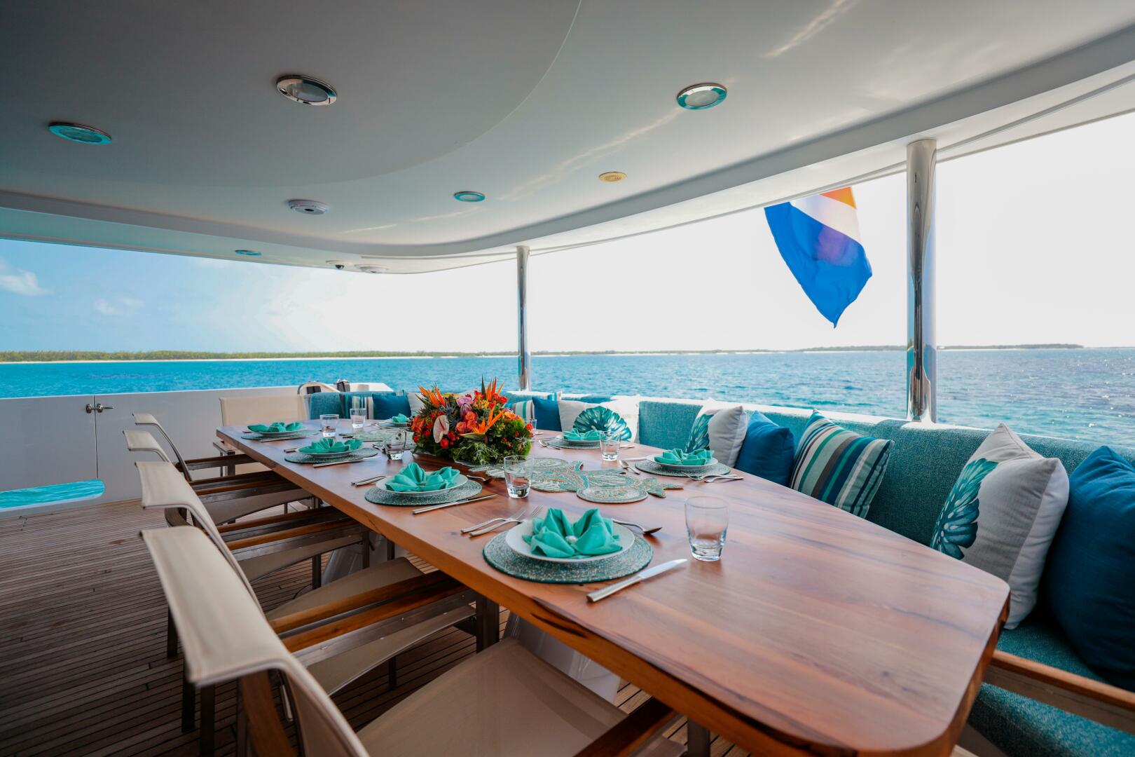 2001 Westship Skylounge - Image 5