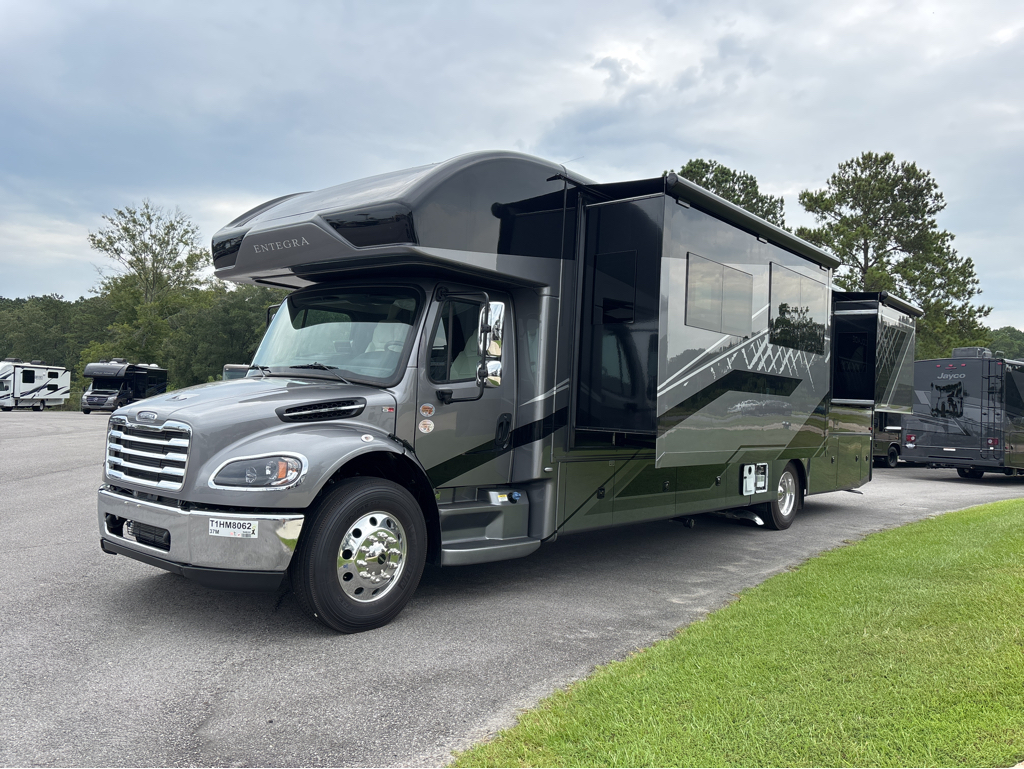 2026 ENTEGRA COACH ACCOLADE 37M - Image 3
