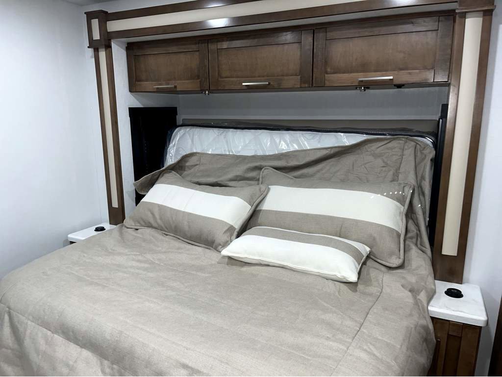 2026 ENTEGRA COACH ACCOLADE 37M - Image 31