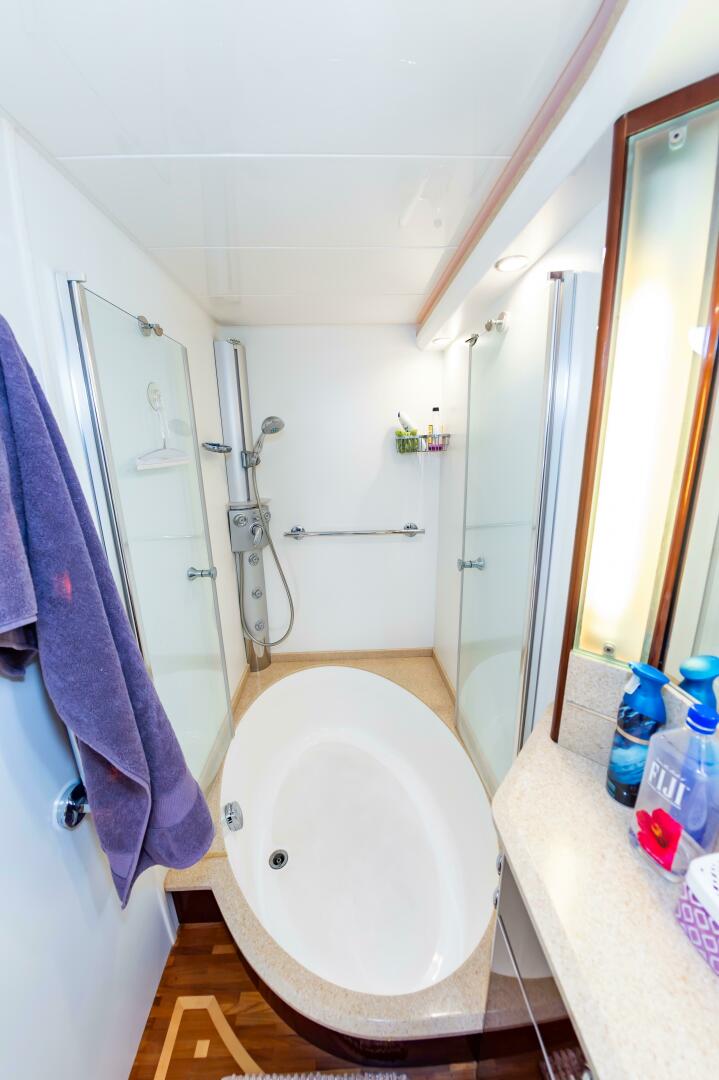 2006 Princess 75 - Image 91