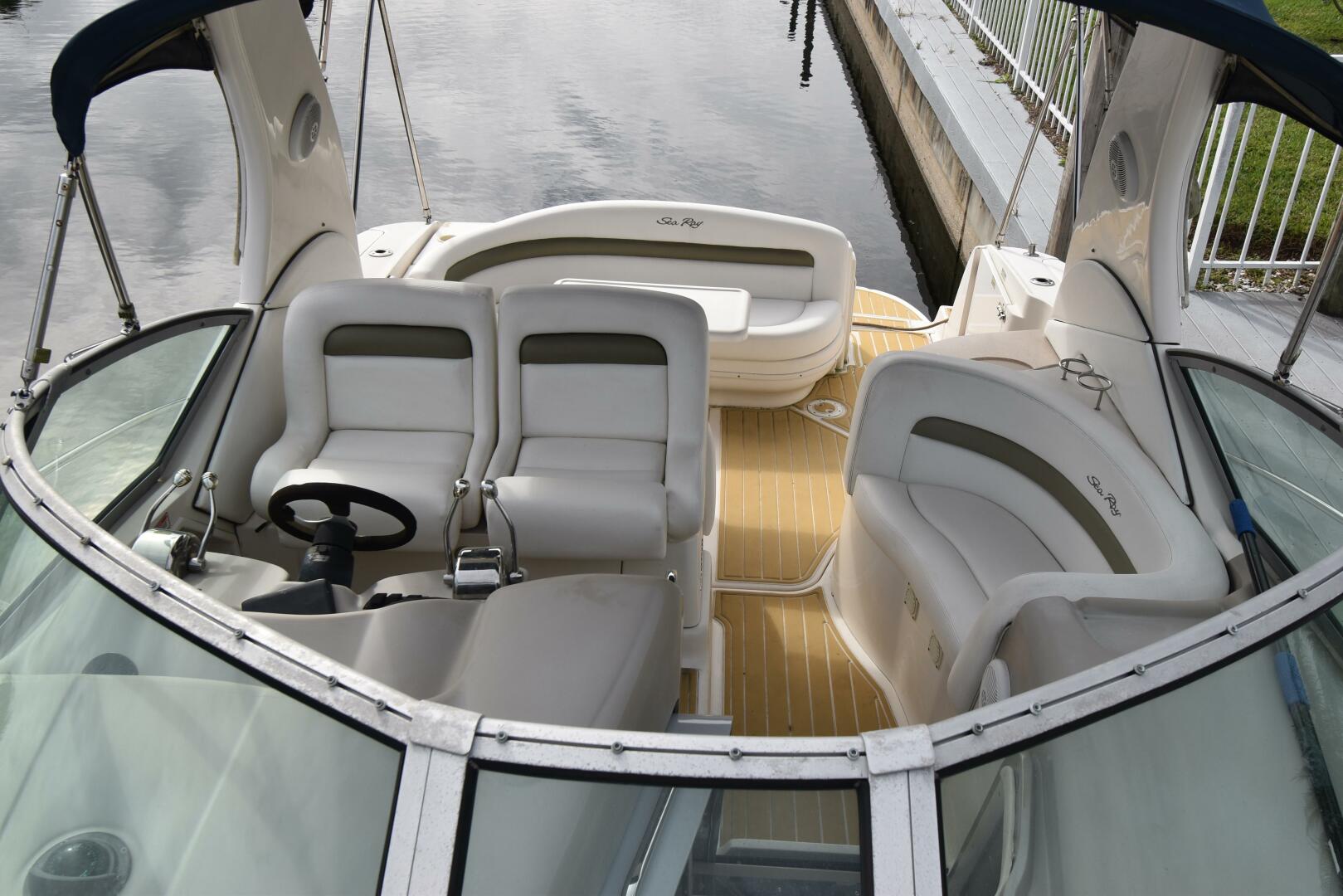 2006 Sea Ray 320 Sundancer - Image 7