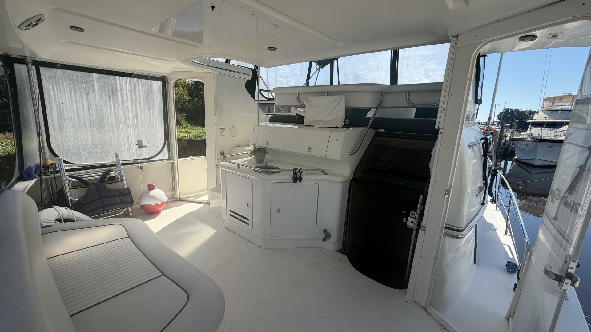 2000 Sea Ray 380 Aft Cabin - Image 11