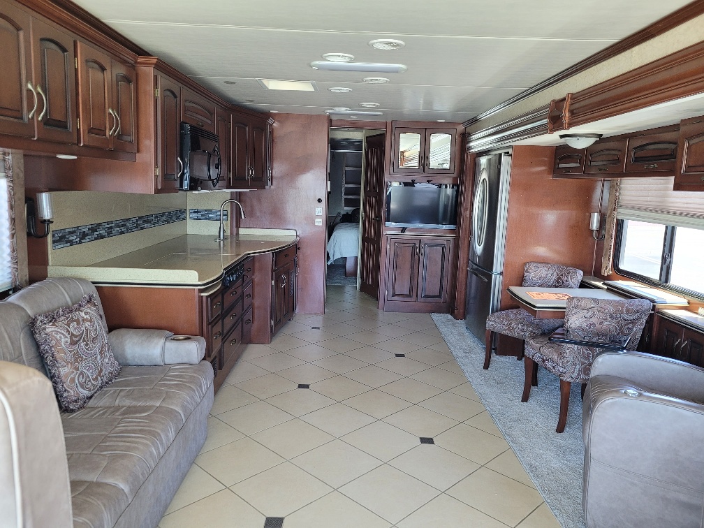 2011 Newmar Dutchstar 4020 - Image 6